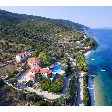 Alonissos For 4 People Mourtero
