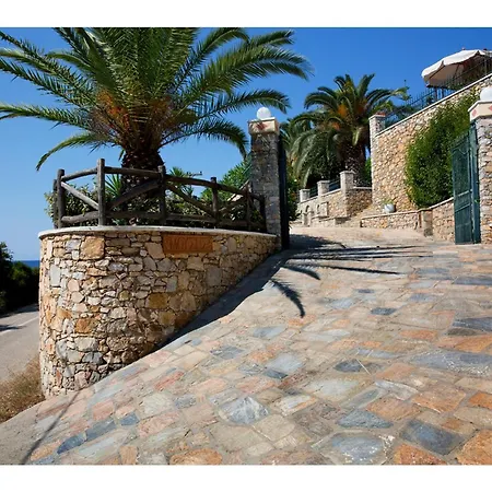 Alonissos For 4 People Mourtero